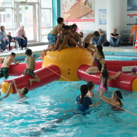 Schwimm-Olymp: Türen auf und ausprobiert!
